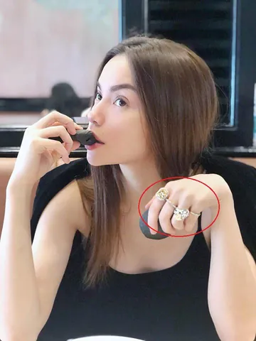Điểm Lại Nhẫn Kim Cương Hồ Ngọc Hà: Giá Trị, Nguồn Gốc Từ Đại Gia Kim Cương Và Những Lần Xuất Hiện Gây Chú Ý