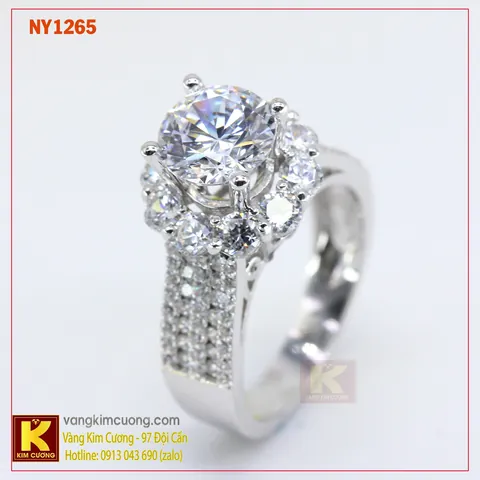 Tìm Hiểu Nhẫn Kim Cương Nhân Tạo Nữ: Phân Loại, Giá Và Nơi Mua Uy Tín