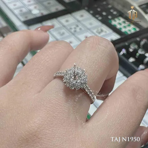 Khám Phá Nhẫn Kim Cương Tự Nhiên Nữ (hột Xoàn) Cho Phái Đẹp: Các Mẫu Thiết Kế, Chất Liệu Và Bảng Giá Mới Nhất Khám Phá Nhẫn Kim Cương Tự Nhiên Nữ (hột Xoàn) Cho Phái Đẹp: Các Mẫu Thiết Kế, Chất Liệu Và Bảng Giá Mới Nhất