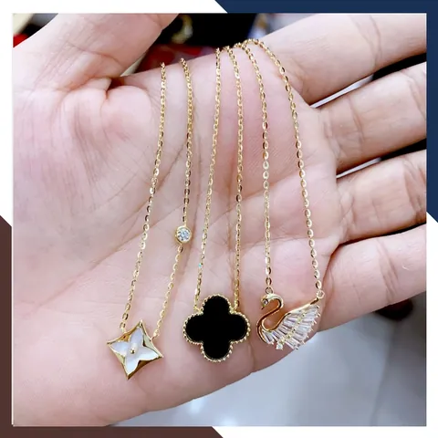 Giải Mã Ý Nghĩa Dây Chuyền Cỏ 4 Lá: Biểu Tượng May Mắn Và Thông Điệp Từ Bốn Chiếc Lá